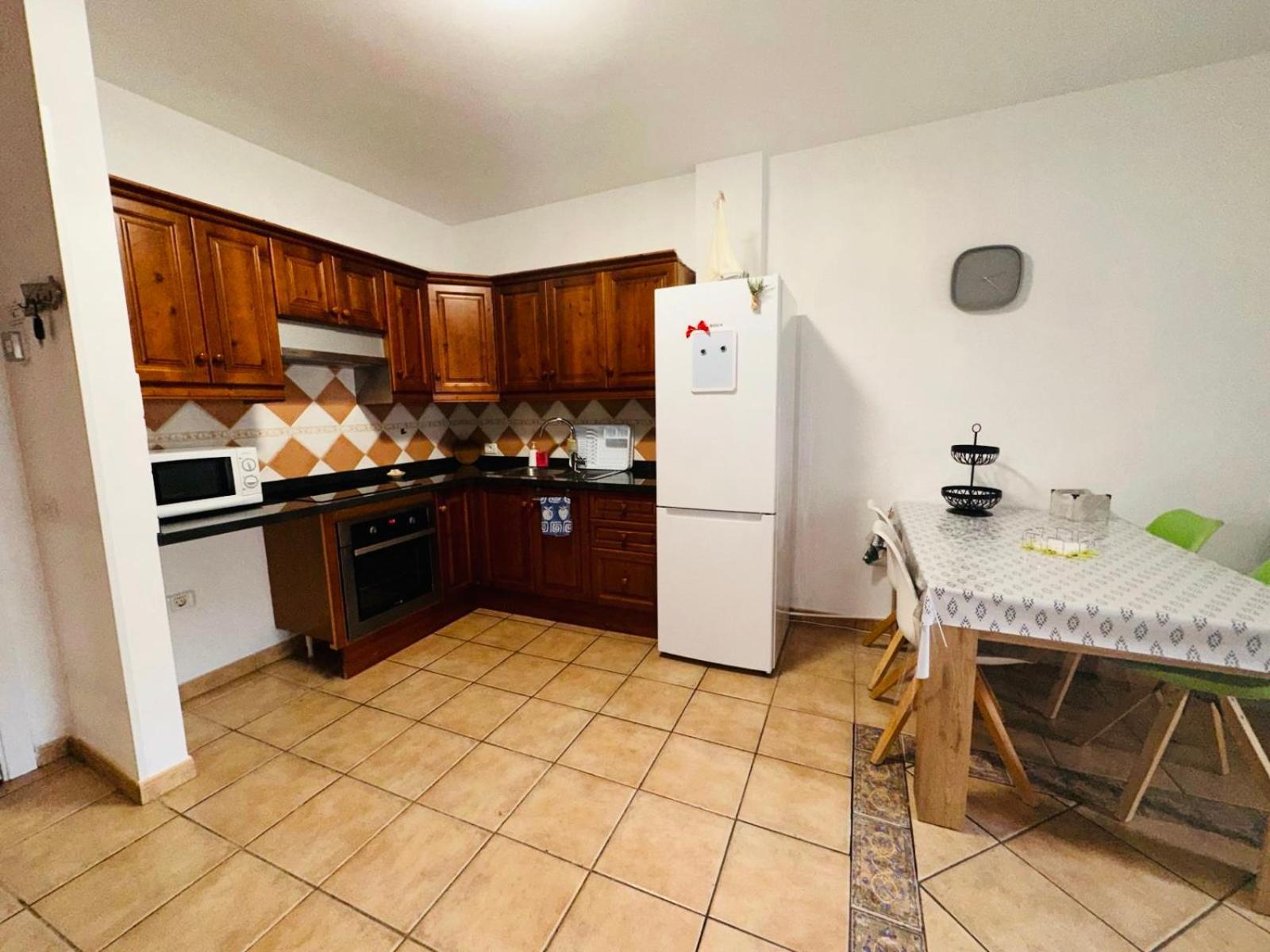 Beach Paradise Apartment 阿德耶 外观 照片