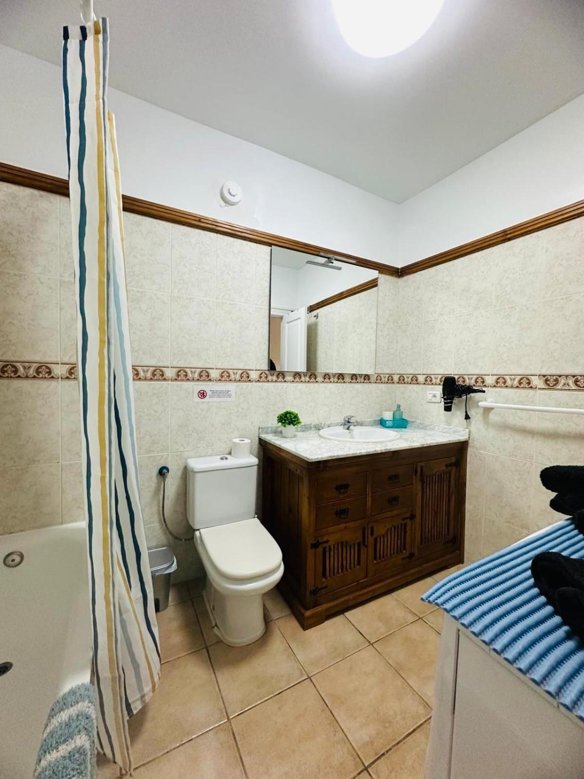 Beach Paradise Apartment 阿德耶 外观 照片